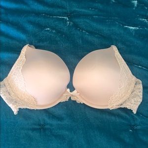NWOT VICTORIA’S SECRET BRA